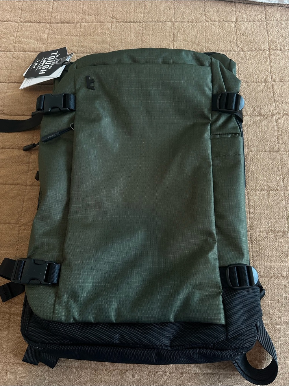 NWT TOMTOC Navigator-T66 Liteway Travel Backpack 40L - Olive Green - Picture 3 of 16